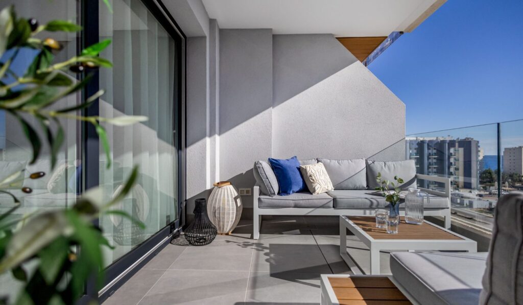 Panorama Valonia — Terrace with sea-view lounge furniture